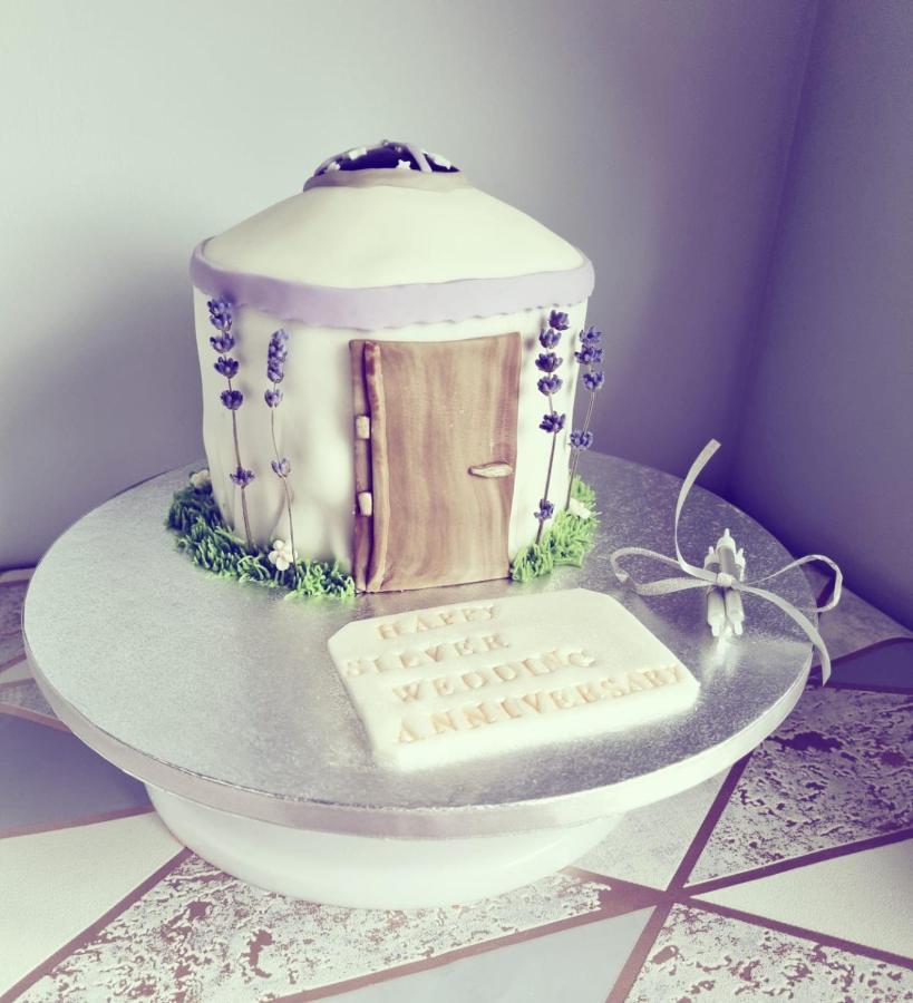 Gingerbread Cottage Yurts Dereham Buitenkant foto