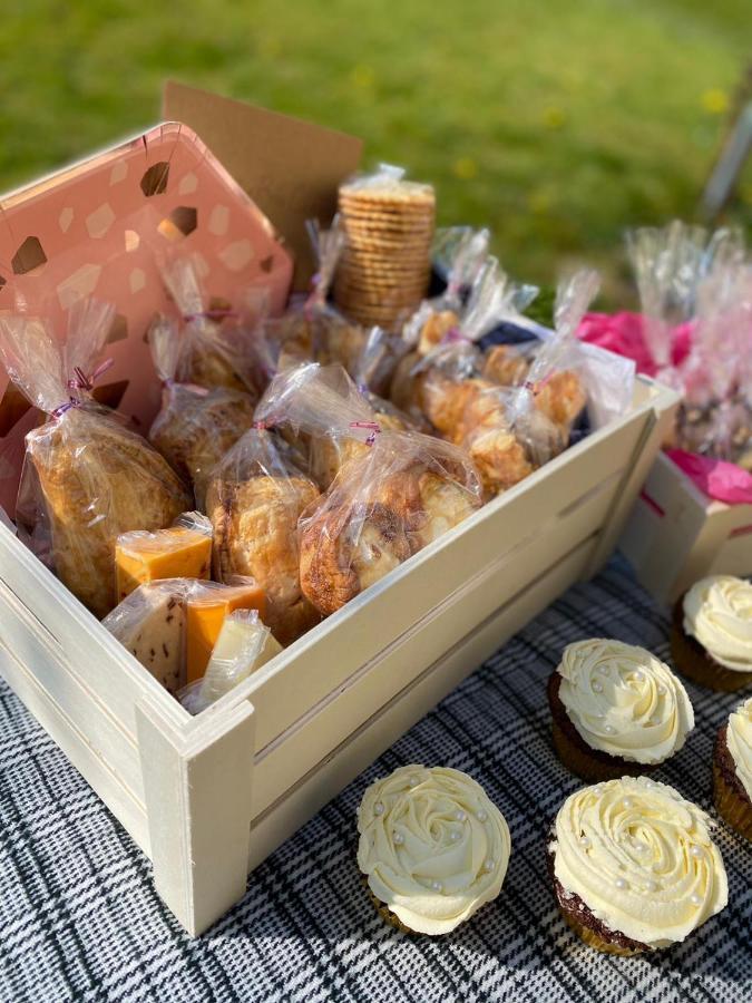 Gingerbread Cottage Yurts Dereham Buitenkant foto