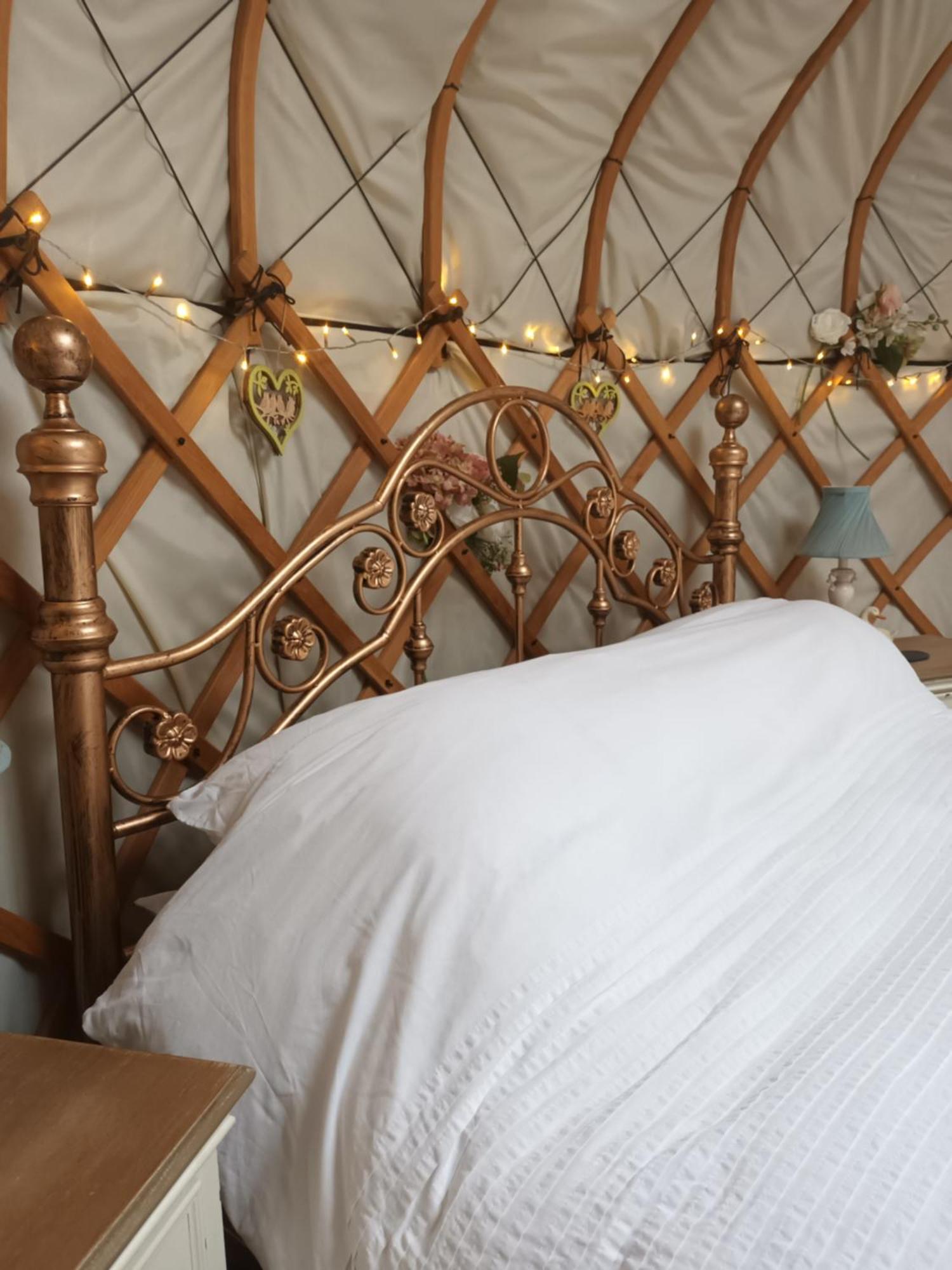 Gingerbread Cottage Yurts Dereham Buitenkant foto