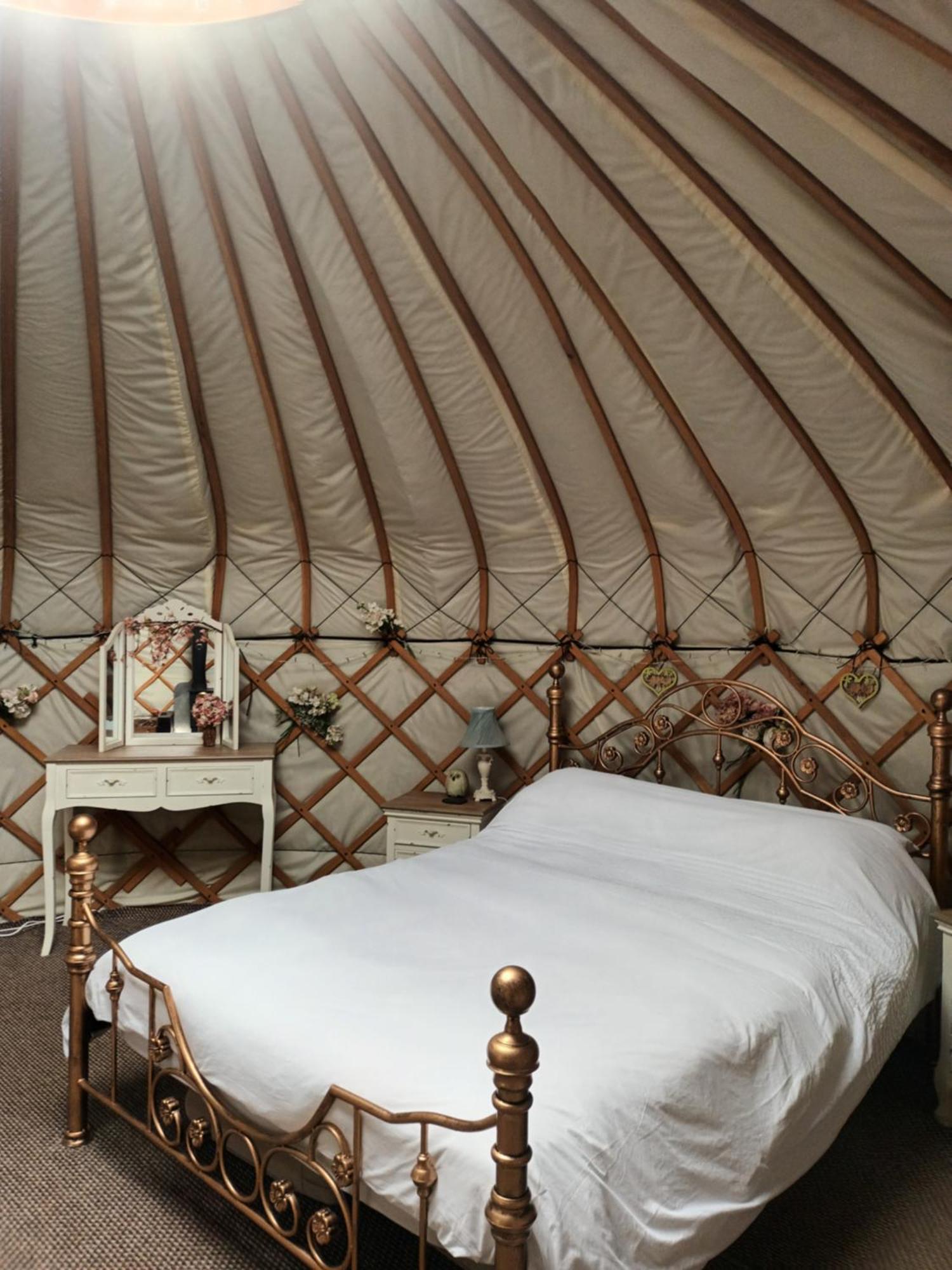Gingerbread Cottage Yurts Dereham Buitenkant foto
