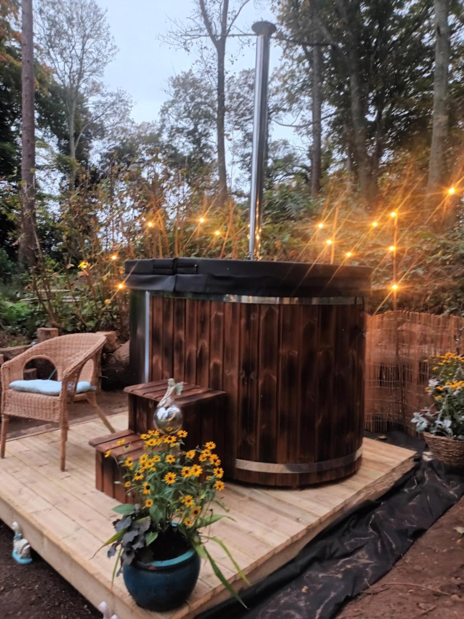 Gingerbread Cottage Yurts Dereham Buitenkant foto
